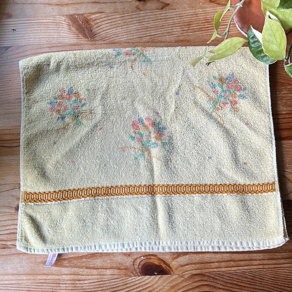 Vintage Floral Hand Towel